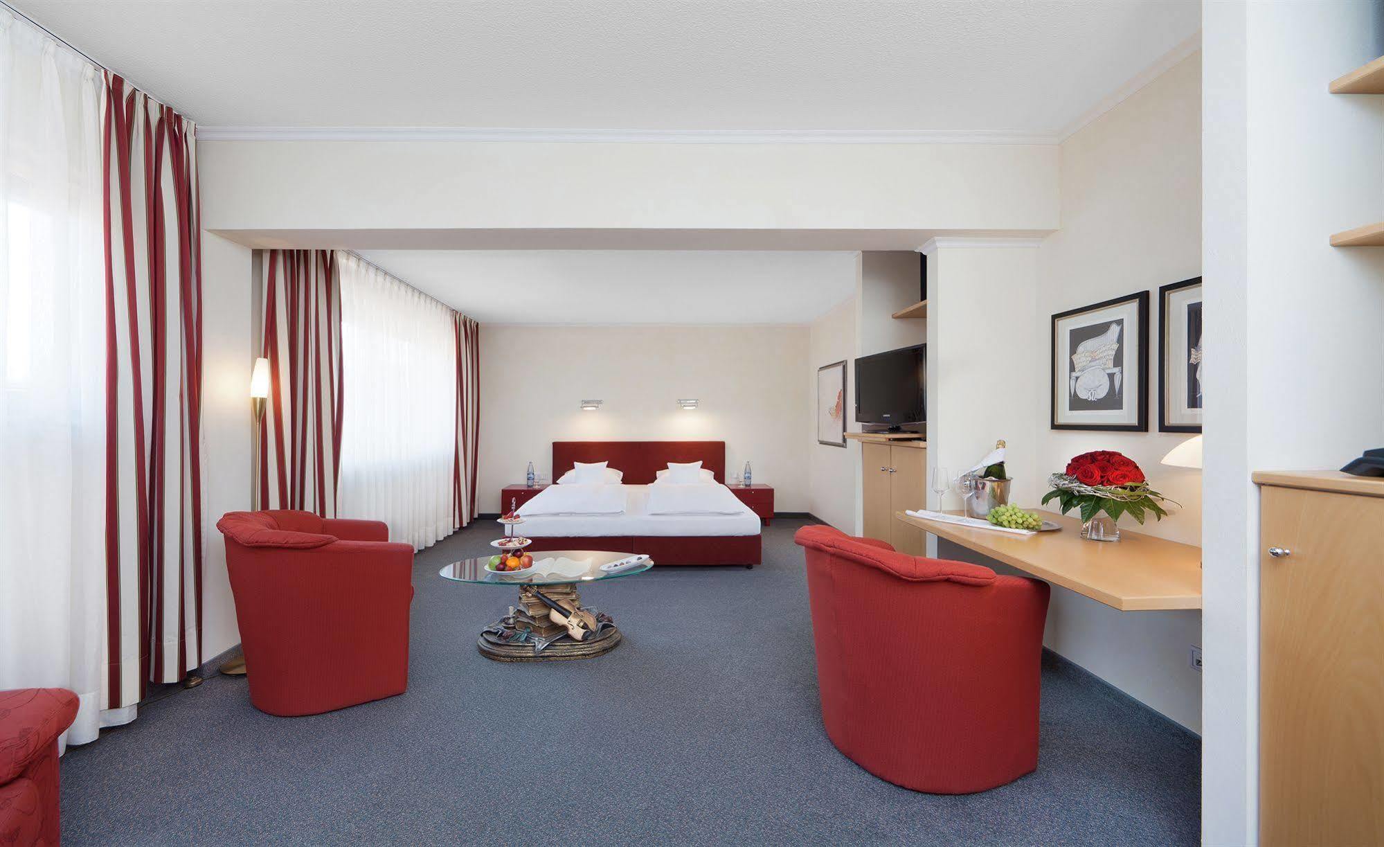 Hotel Herzogspark Herzogenaurach Exteriör bild